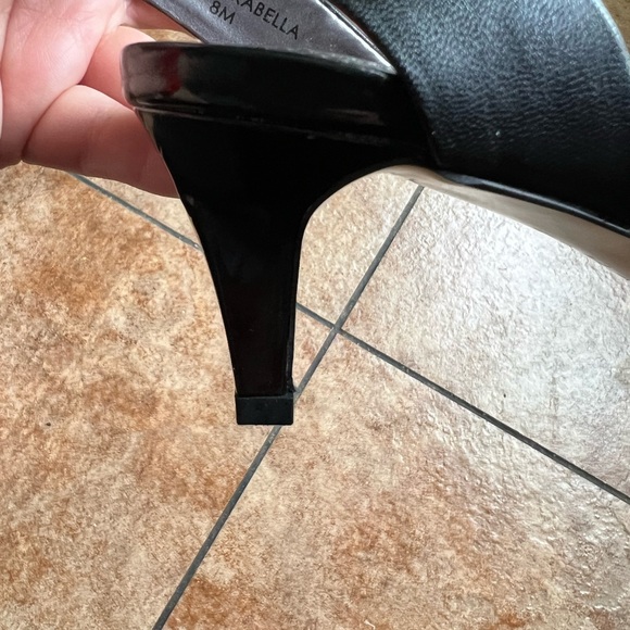 Tahari Black Heel - Picture 5 of 12